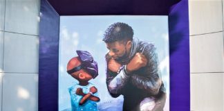 Belo mural em homenagem a Chadwick Boseman foi revelado na Disneylândia. Wakanda para sempre!