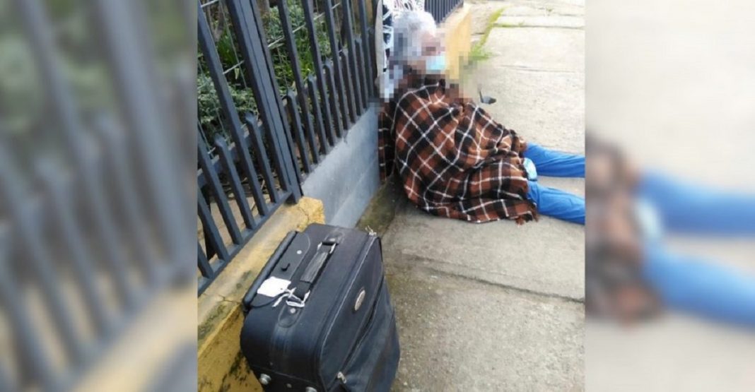 Filha expulsa  de casa sua mãe de 88 anos na quarentena e a abandona na rua