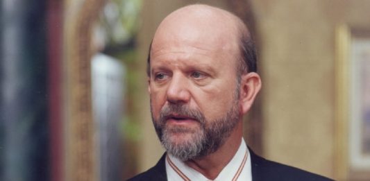 Ator Cecil Thiré faleceu hoje aos 77 anos