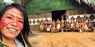 Jovem indígena se torna uma influenciadora do TikTok e mostra sua cultura para o mundo. Orgulho da Amazônia