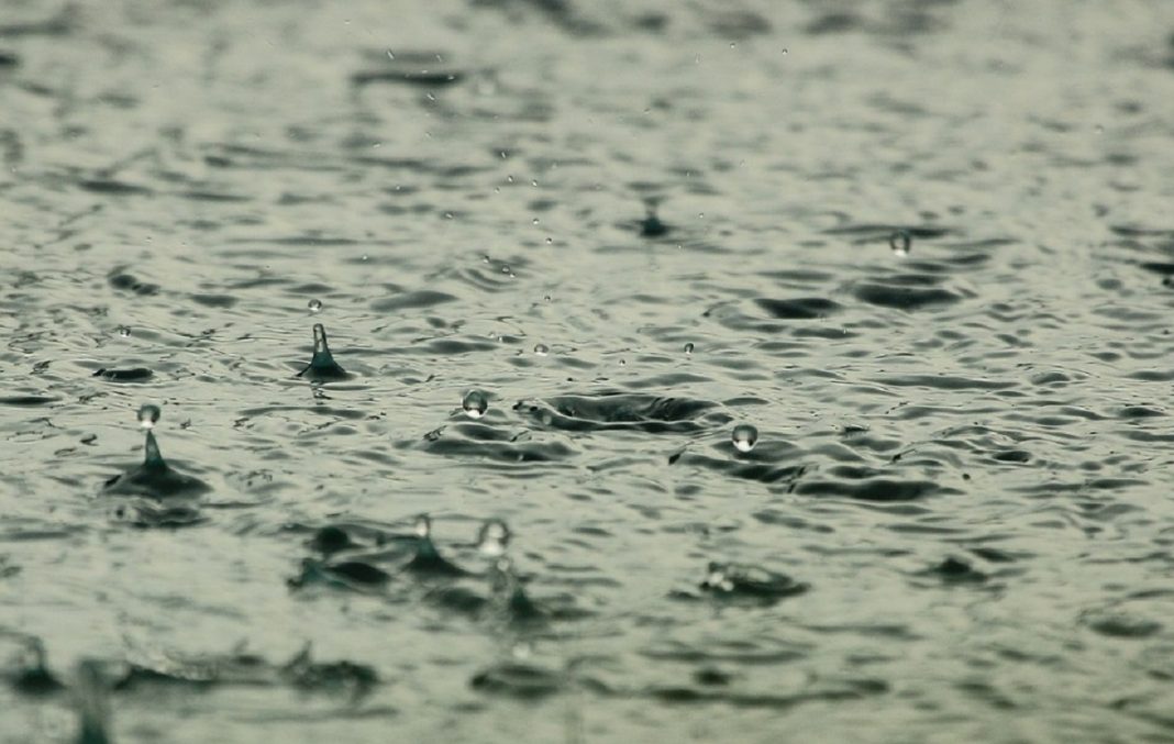 Depois de temperaturas elevadíssimas, fortes chuvas são registradas em São Paulo