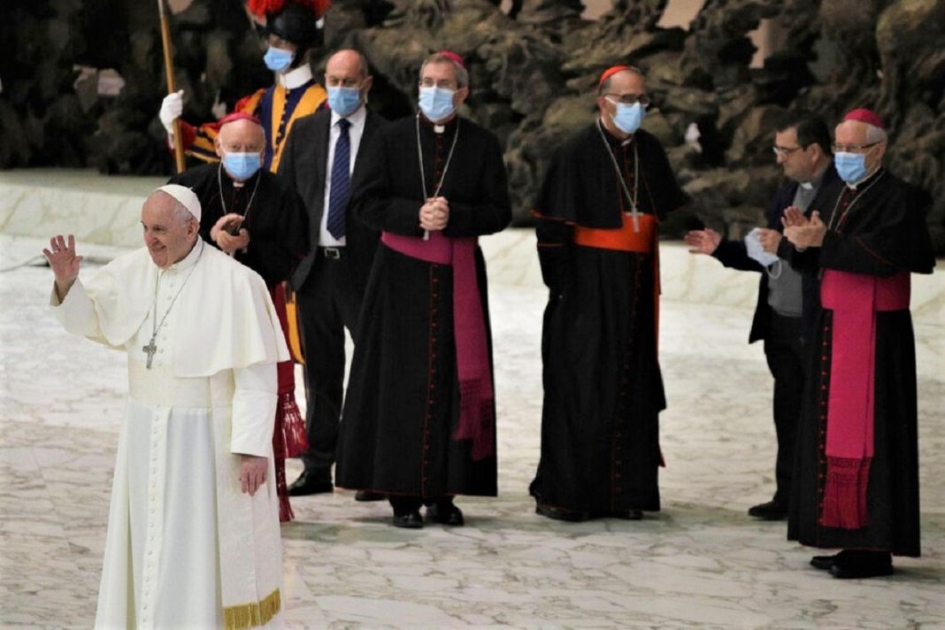 Papa Francisco apoia união civil entre pessoas do mesmo sexo: “São filhos de Deus”