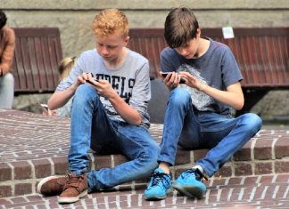 “Nova Geração Digital”: os filhos têm QI inferior ao dos pais pela primeira vez!