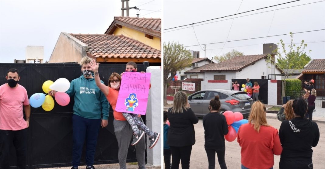 Uma menina de 9 anos vence o câncer na pandemia e após 200 transfusões de sangue. Comemorado na comunidade