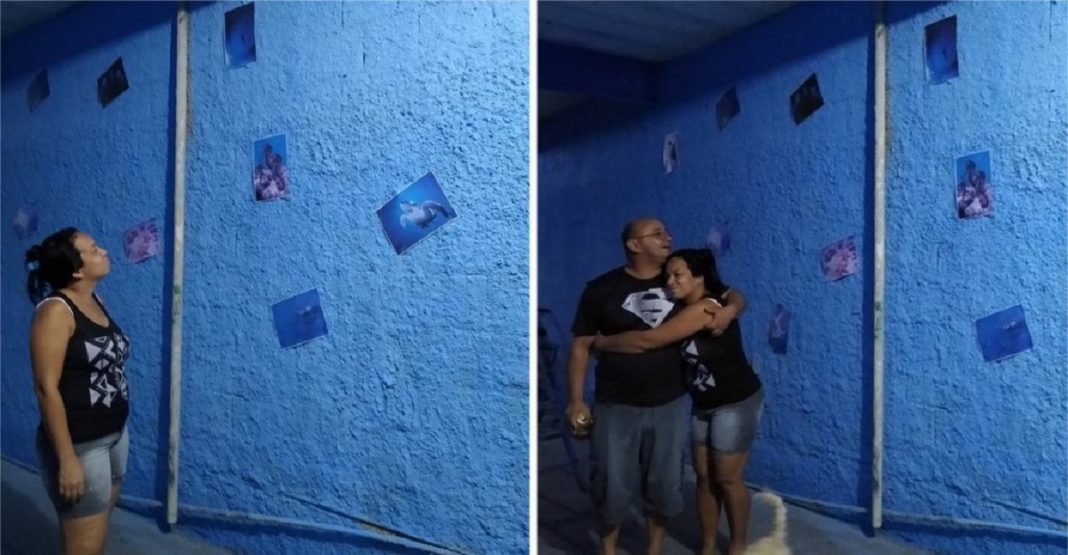 Ele pintou suas paredes como se fossem o mar para sua esposa que não podia ir à praia. Fotos marinhas coladas