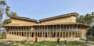 Mulheres indianas construíram um centro para pessoas com deficiência apenas com bambu e barro.