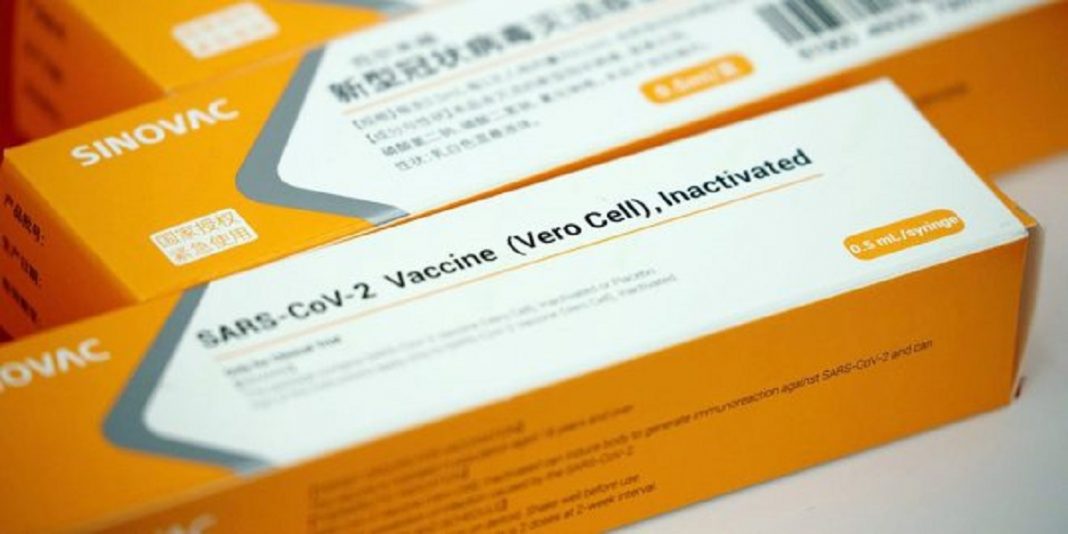 Conforme CNN, contrato de compra da vacina CoronaVac pelo governo de São Paulo não tem valores e favorece a empresa chinesa