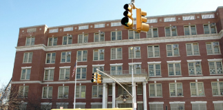 Prefeitura de Nova York ordena fechamento de escolas na tentativa de conter explosão da Covid-19