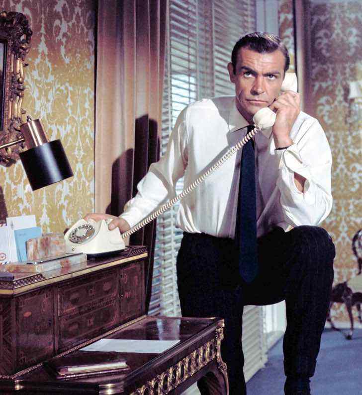 sensivel-mente.com - "Você foi meu melhor James Bond": Pierce Brosnan prestou uma bela homenagem a Sean Connery após sua partida