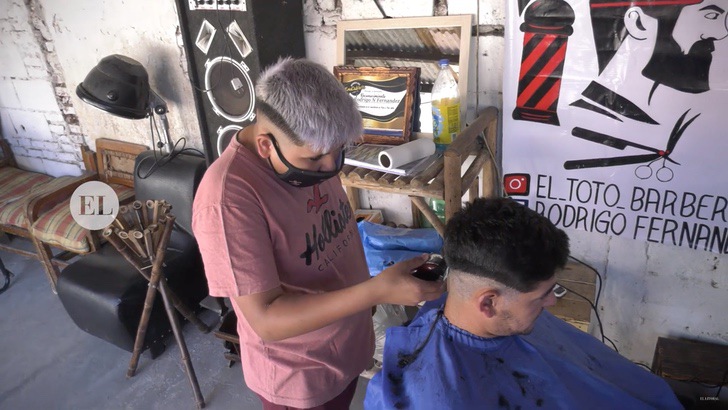 sensivel-mente.com - Um menino de 13 anos se tornou barbeiro e agora tem sua própria barbearia