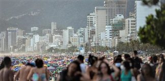 Brasil totalizou 6,5 milhões de infecções da Covid-19 e 175.000 óbitos com média móvel alarmante