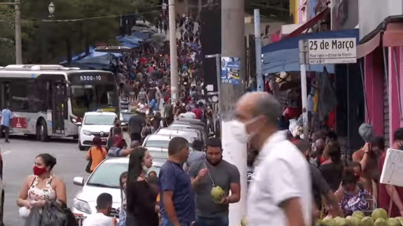 sensivel-mente.com - Faltando poucos dias para o Natal, S&atilde;o Paulo tem s&aacute;bado de aglomera&ccedil;&otilde;es exageradas e perigosas no com&eacute;rcio (v&iacute;deo)