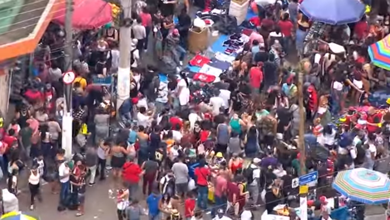 sensivel-mente.com - Faltando poucos dias para o Natal, São Paulo tem sábado de aglomerações exageradas e perigosas no comércio (vídeo)