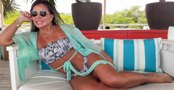 sensivel-mente.com - Com 61 anos, Gretchen posa de biquíni e revela corpo escultural: ”Arrasando” (vídeo)