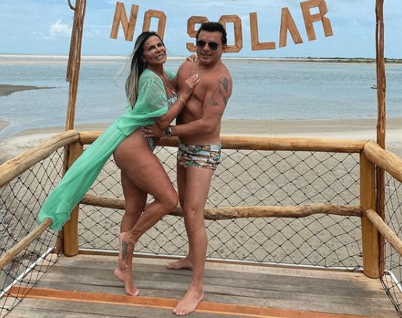 sensivel-mente.com - Com 61 anos, Gretchen posa de biqu&iacute;ni e revela corpo escultural: &rdquo;Arrasando&rdquo; (v&iacute;deo)