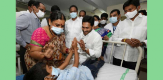 Surto misterioso e desconhecido infecta mais de 450 pessoas na Índia, muitos estão hospitalizados