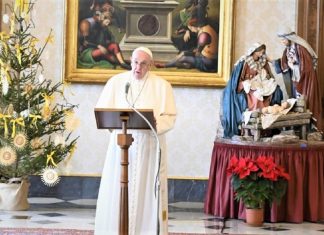Papa Francisco DECLARA “Ano da Família” e suplica prioridade ao “perdão sobre a discórdia”