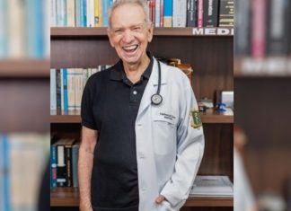 Valdomiro de Sousa que sonha ser médico conclui metade do curso aos 87 anos “Foi muito difícil, mas é um sonho de muitos anos”