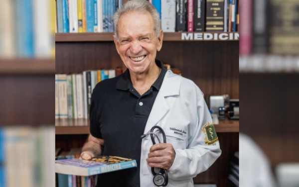 sensivel-mente.com - Valdomiro de Sousa que sonha ser médico conclui metade do curso aos 87 anos “Foi muito difícil, mas é um sonho de muitos anos"