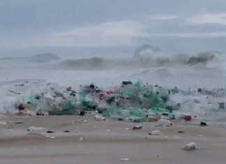 “Ondas de lixo” na praia de São Conrado, RJ, chocam internautas no mundo; Vídeo