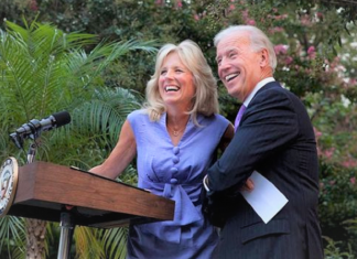 “Eu quero que o povo valorize os professores” diz Jill Biden que é doutora e primeira-dama americana