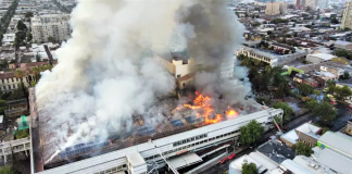 Incêndio de grandes proporções atinge Hospital em Santiago, Chile (vídeo)