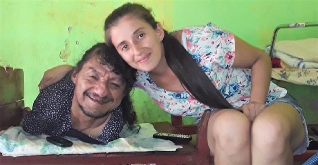 Ele não tem braços nem pernas, e foi assim que criou as filhas sem mãe: “Melhor pai do mundo”