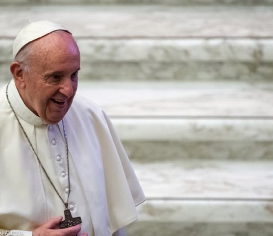 Ou somos irmãos ou nos destruímos, alerta o Papa Francisco