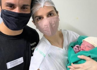 Ela não podia ter filhos e sua irmã emprestou-lhe o útero. O bebê nasceu “lindo e saudável”