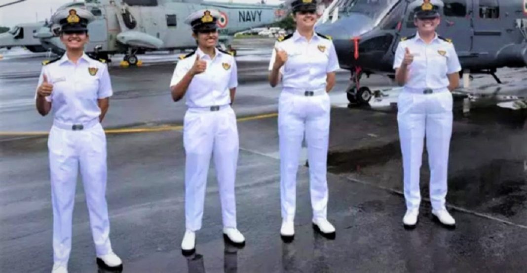 Pela primeira vez em 23 anos, a Marinha da Índia envia quatro mulheres para navios de guerra!