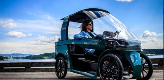 Bicicleta elétrica com 4 rodas promete ser segura e confortável