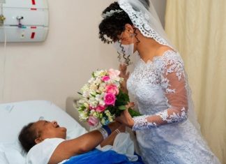 Noiva visita a mãe no hospital minutos antes de se casar: “Filha, você está aqui”