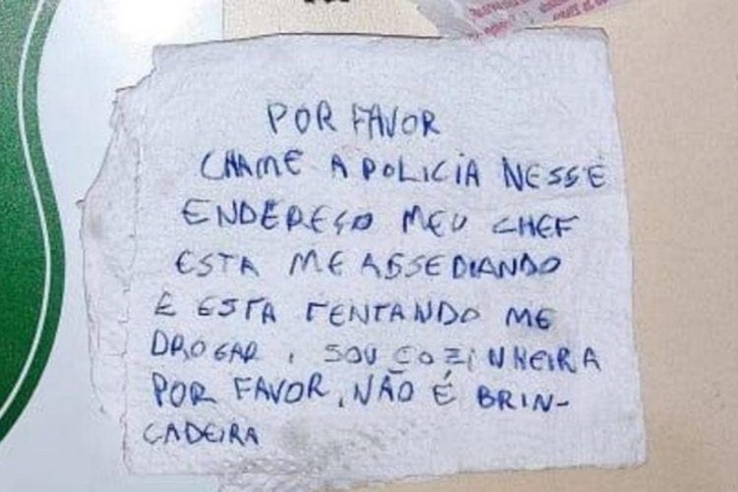 Jovem assediada pelo chefe em SC pede SOCORRO em guardanapo: “Por favor, não é brincadeira”