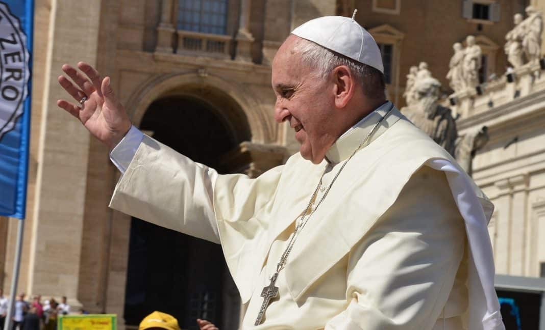 Papa Francisco deixa claro que “não se deve cobrar para celebrar missas! ”