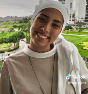 Padre e freira desistem do ofício apostólico para vivenciarem uma linda história de amor