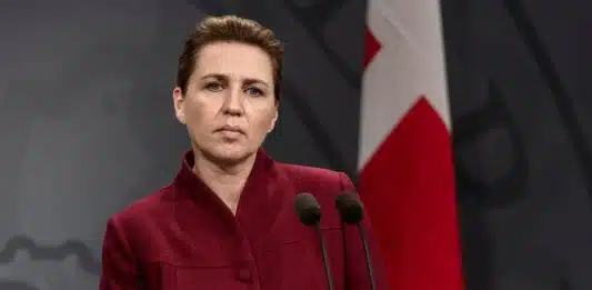 Dinamarca quer tirar redes sociais de menores de 15 anos: até quando telas vão ‘roubar’ a infância?”