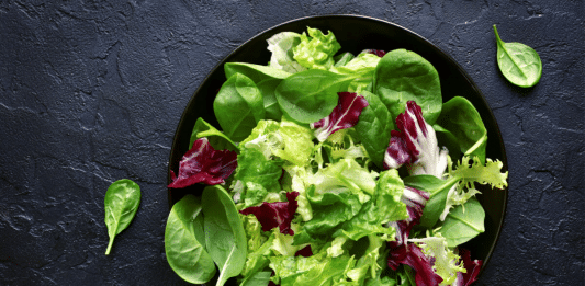 Comer na hora certa pode proteger seu cérebro do Alzheimer, aponta novo estudo — e o cardápio surpreende