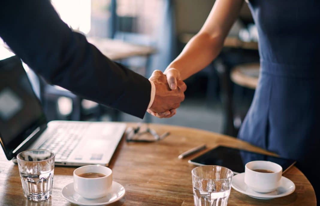 teste-da-xicara-de-cafe (1) Chefe revela “teste secreto da xícara de café” e explica por que elimina candidatos na hora!