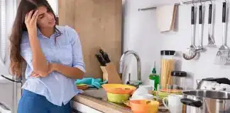 VOCÊ FAZ ISSO? Psicologia explica o hábito de deixar a louça suja na pia