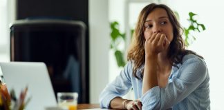 Agora é lei: empresas terão que cuidar da saúde mental dos funcionários Agora é lei: empresas terão que cuidar da saúde mental dos funcionários