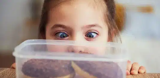Pesquisa faz alerta sobre alimento comum que pode aumentar risco de asma em crianças
